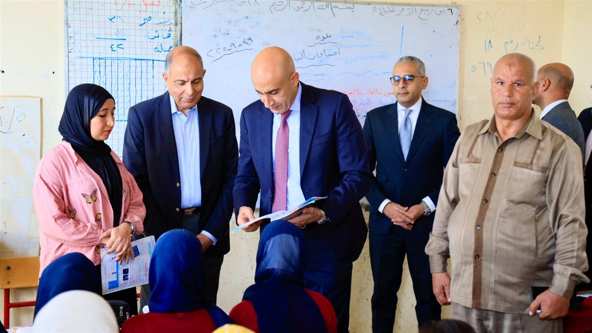 وزير التربية والتعليم والتعليم الفني يزور مدرسة الشهيد مصطفى هاني عبد الحميد 