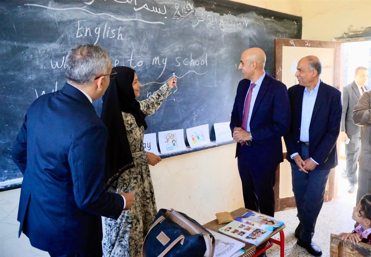 وزير التربية والتعليم والتعليم الفني يزور مدرسة الشهيد مصطفى هاني عبد الحميد 