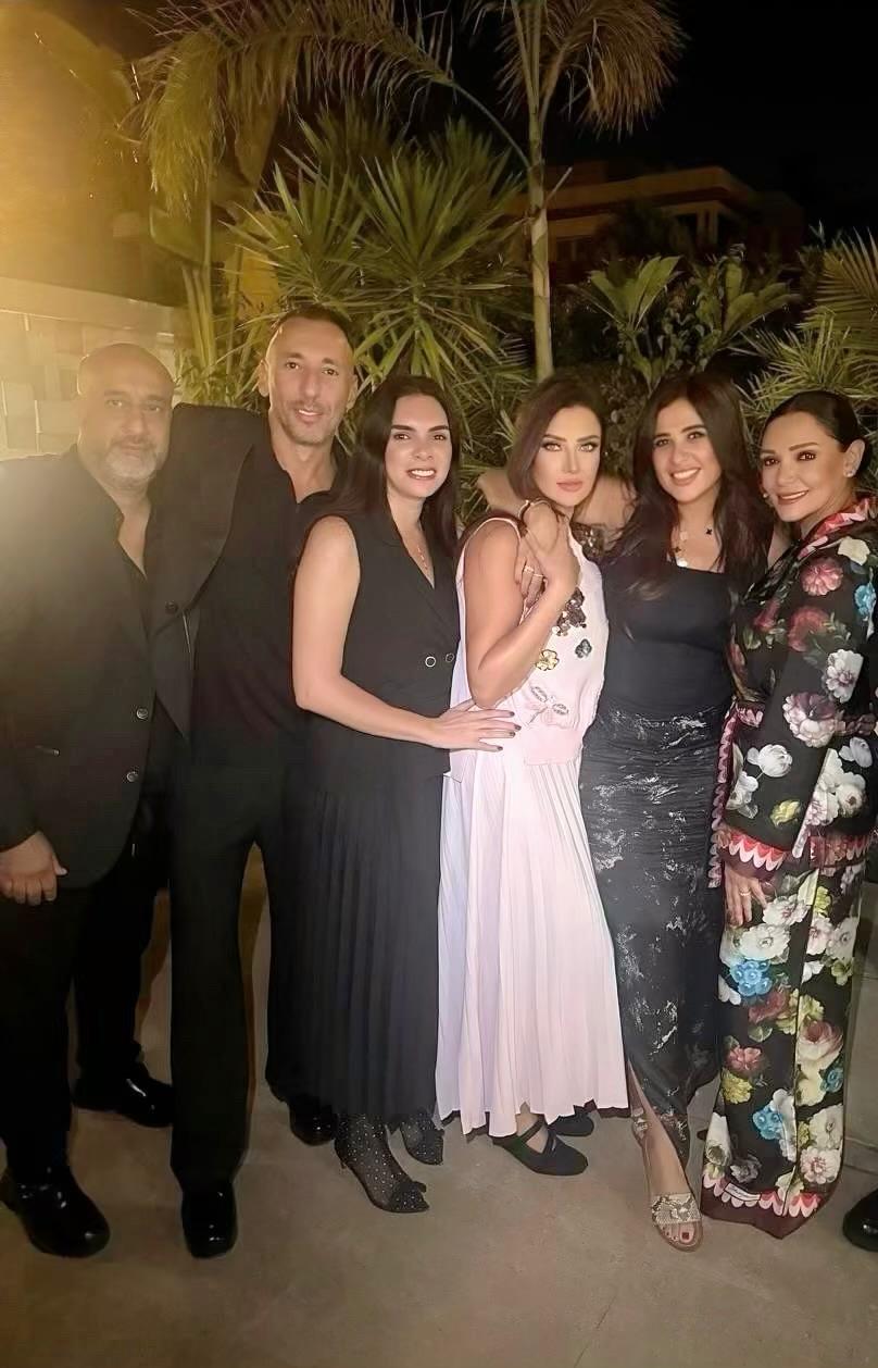 لقطات من احتفال رضوى الشربيني بعيد ميلادها الـ 44