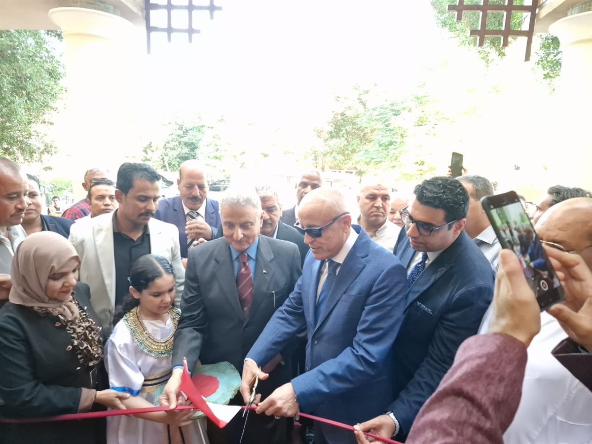 افتتاح مكتبة جديدة بالكرنك 