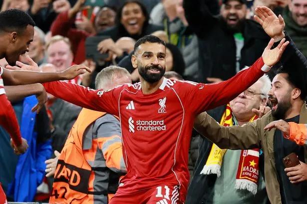 أين يمكنني مشاهدة مباراة ليفربول وجالطة سراي بث مباشر؟