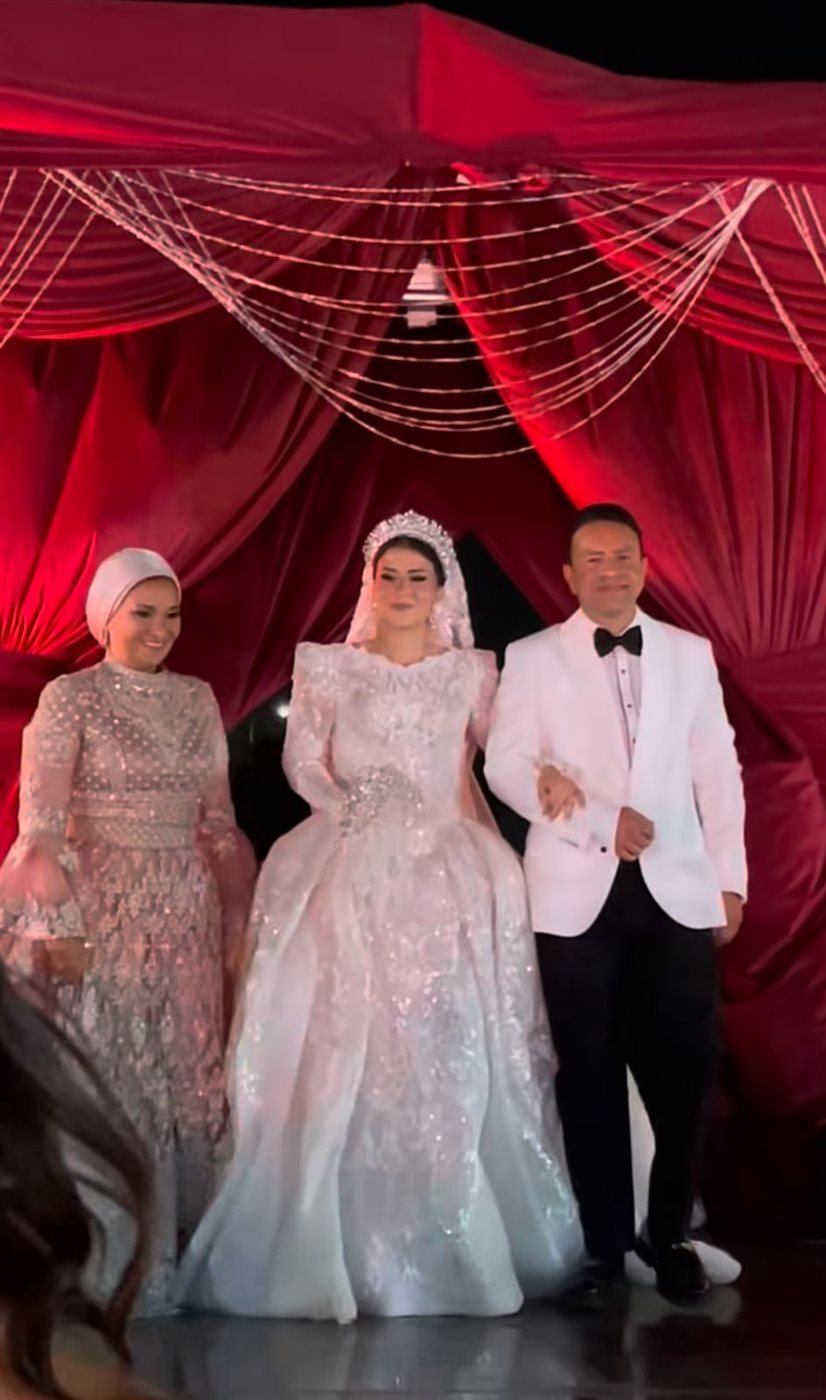 هبة قطب في حفل زفاف ابنتها دينا هشام