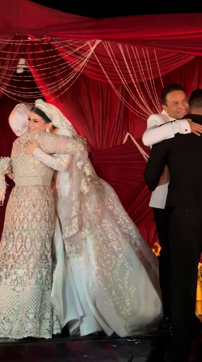 هبة قطب تحتفل بـ زفاف ابنتها خبيرة التجميل دينا هشام
