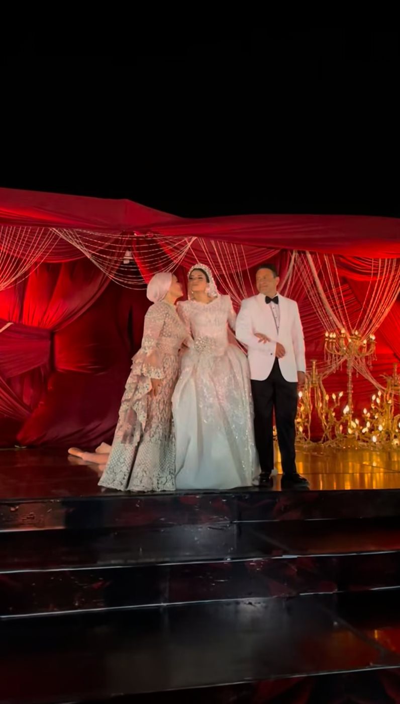 هبة قطب تحتفل بـ زفاف ابنتها الميك أب أرتيست دينا هشام