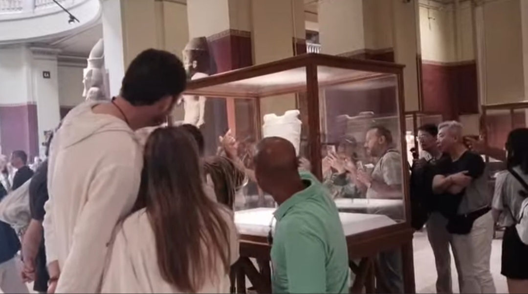 جانب من توافد الزائرين 