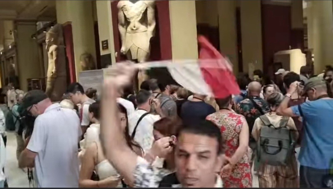 جانب من توافد الزائرين 