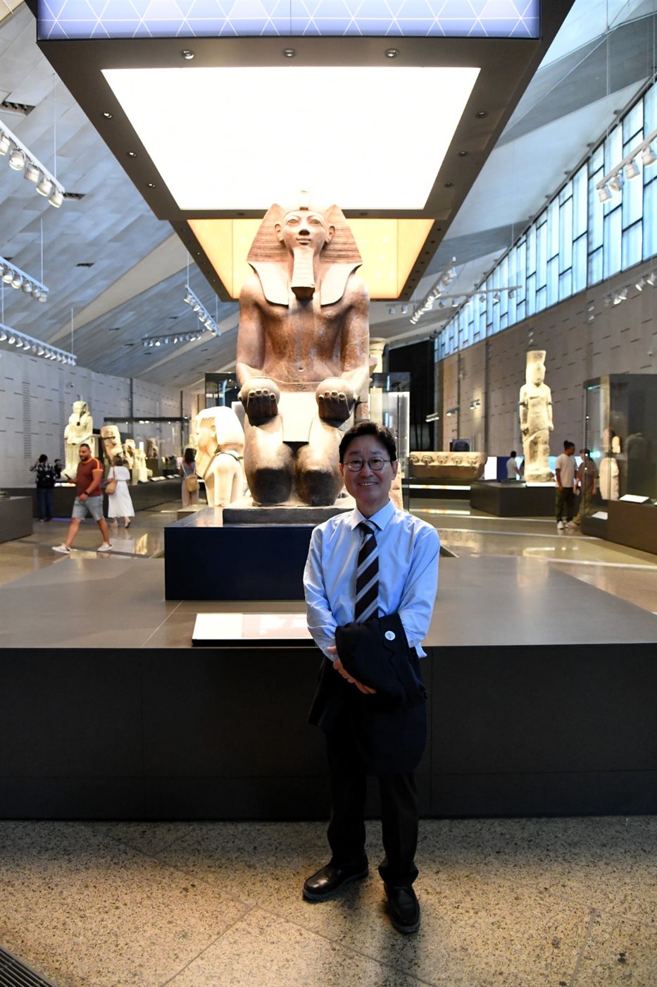 المبعوث الرئاسي لجمهورية كوريا الجنوبية يزور المتحف المصري الكبير 