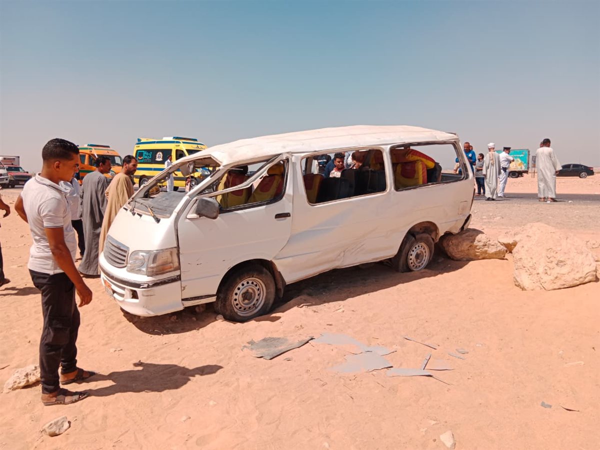 انقلاب سيارة ميكروباص 