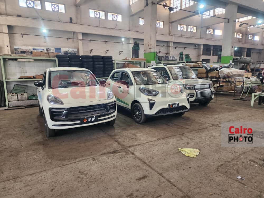 تصنيع سيارات كهربائية داخل مصنع قادر