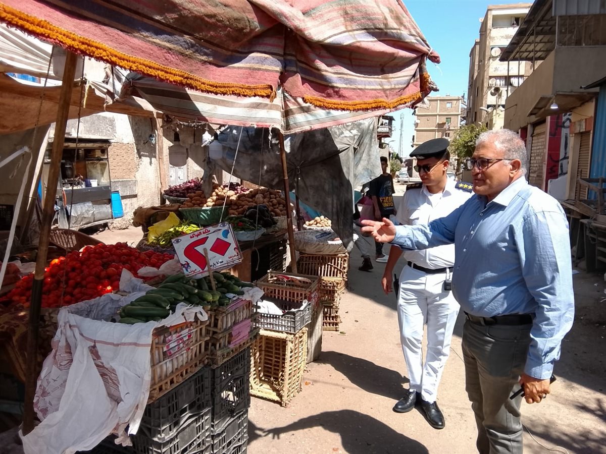 رئيس حي السلام أول يقود حملات موسعة لإزالة الإشغالات