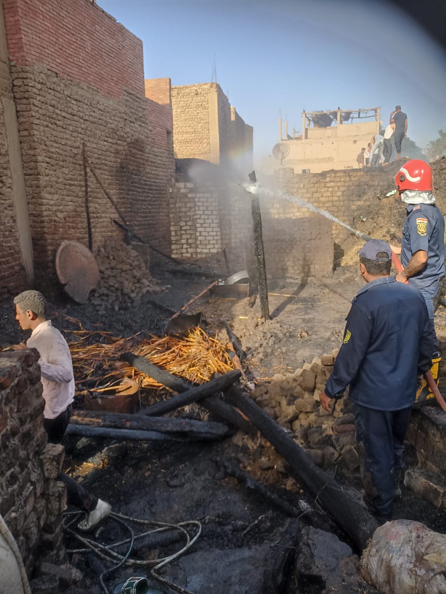 السيطرة على حريق في 5 أحواش