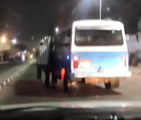 جانب من الفيديو 