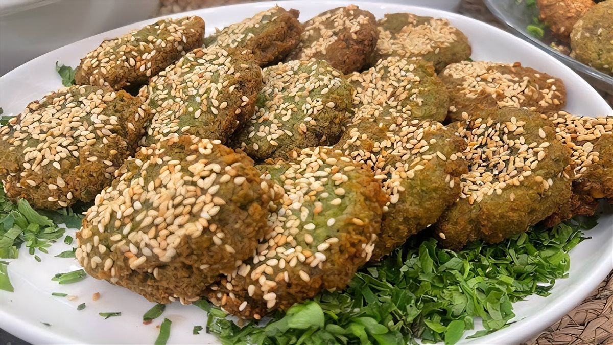 طريقة عمل الطعمية بالفول المدشوش 