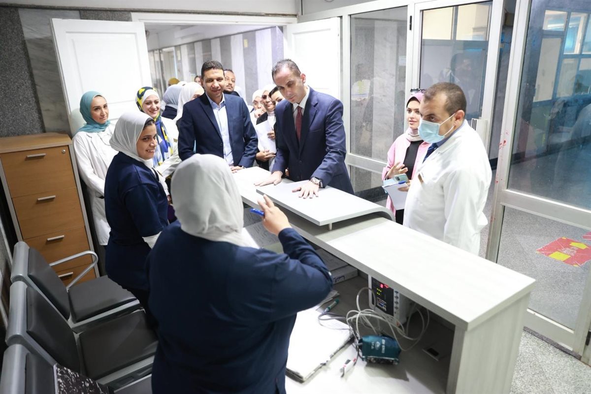 إحالة أطقم الاستقبال والطوارئ وكافة المتغيبين عن العمل بدون اذن للتحقيق بمستشفى القاهرة الجديدة