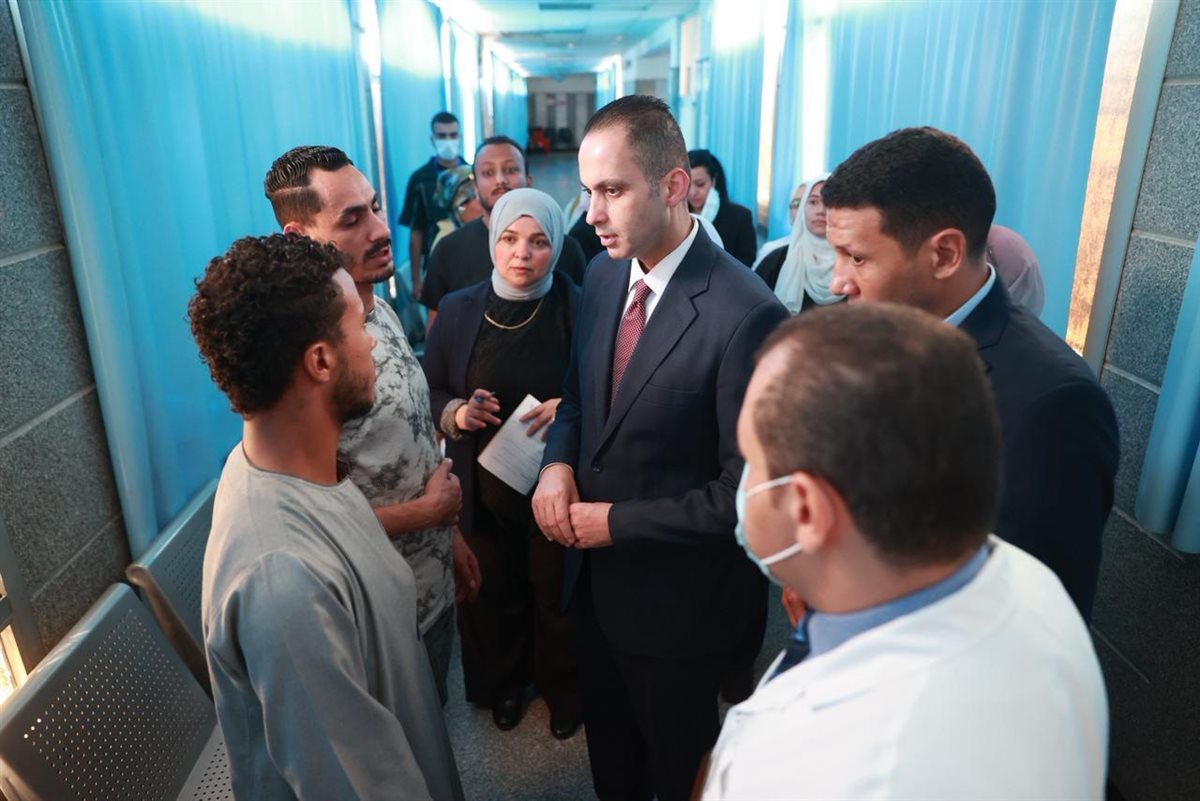 إحالة أطقم الاستقبال والطوارئ وكافة المتغيبين عن العمل بدون اذن للتحقيق بمستشفى القاهرة الجديدة