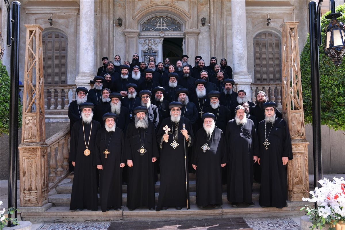 نشاط رعوي مكثف للبابا تواضروس الثاني بالدير المحرق