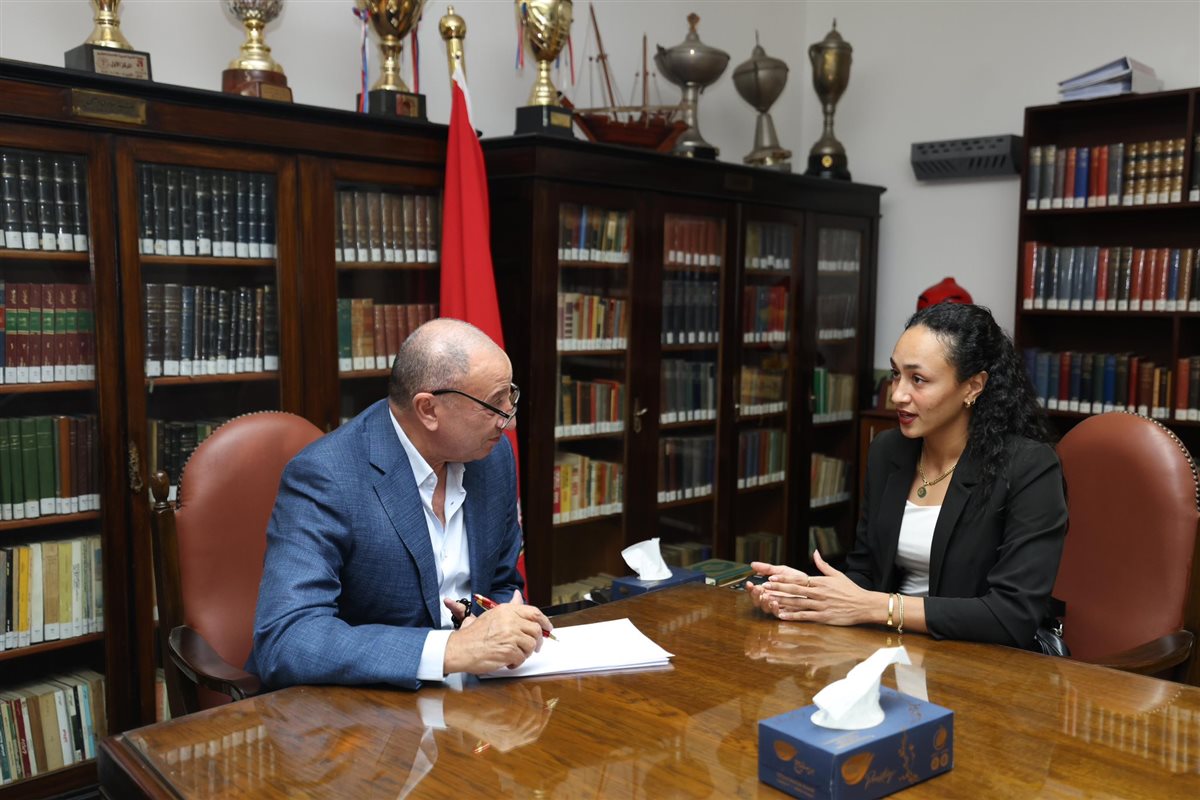 الخطيب يستقبل عددا من المرشحين المحتملين لخوض انتخابات الأهلي