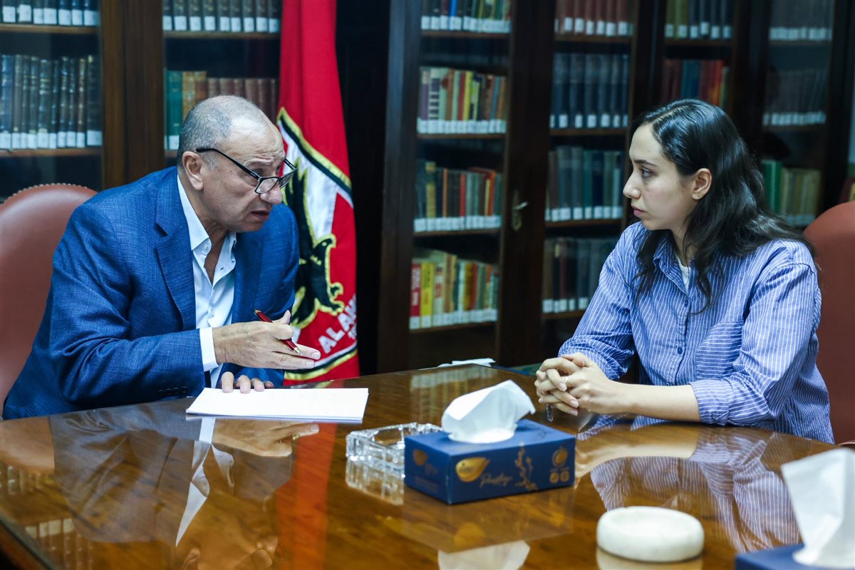 الخطيب يستقبل عددا من المرشحين المحتملين لخوض انتخابات الأهلي