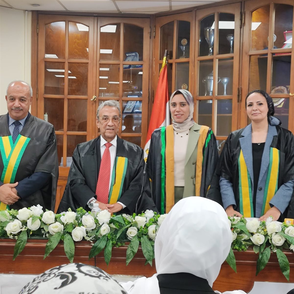 الباحثة ولجنة التحكيم والمناقشة