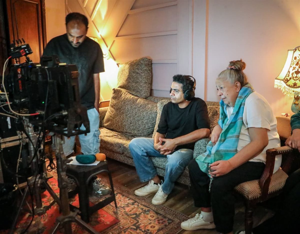 زيارة خاصة من سمية الألفي للوكيشن تصوير فيلم سفاح التجمع بطولة نجلها أحمد الفيشاوي