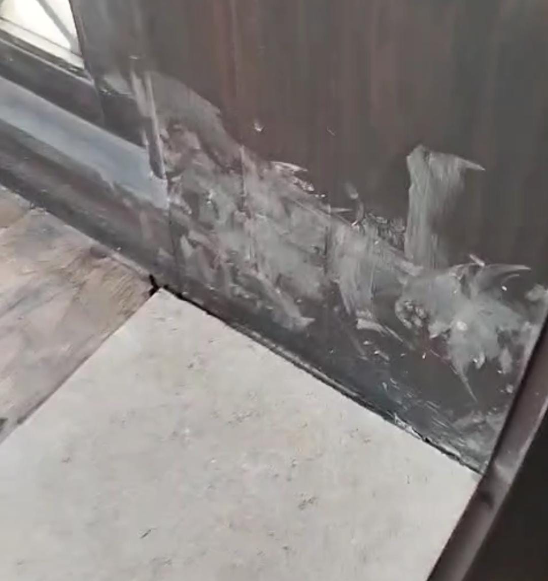 صور تظهر عيوب التشطيب داخل الكمبوند