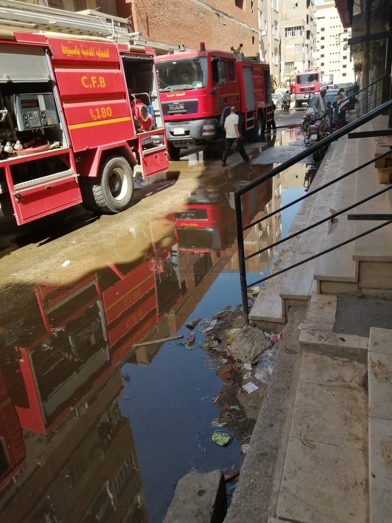 إندلاع حريق بشقة سكنيه بالدور الثاني منزل طابقين بأسيوط