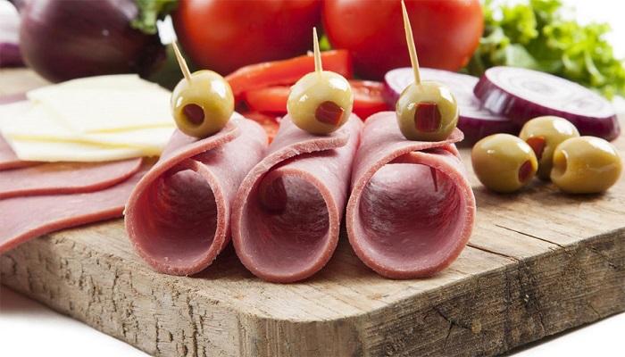 طريقة عمل لانشون اللحمة للشيف حسن