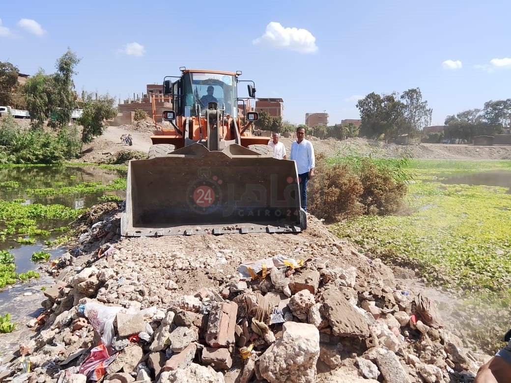 لمواجهة آثار فيضان النيل.. تعلية الجسر الرابط بين جزي وأبوداود بمنوف