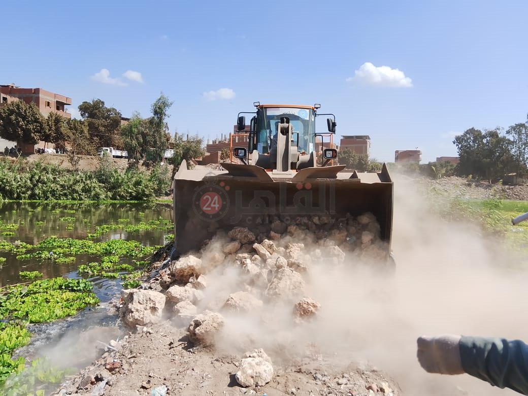 لمواجهة آثار فيضان النيل.. تعلية الجسر الرابط بين جزي وأبوداود بمنوف