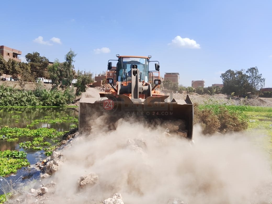 لمواجهة آثار فيضان النيل.. تعلية الجسر الرابط بين جزي وأبوداود بمنوف