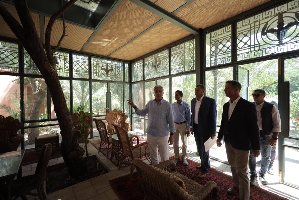 وزير السياحة يتفقد الفنادق الثابتة والعائمة والدهبيات بالأقصر