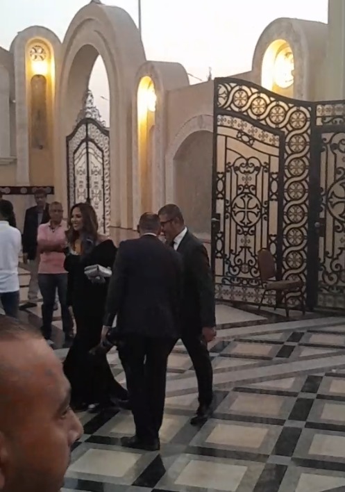 داليا البحيري أول الحاضرين في حفل زفاف نجل هاني رمزي