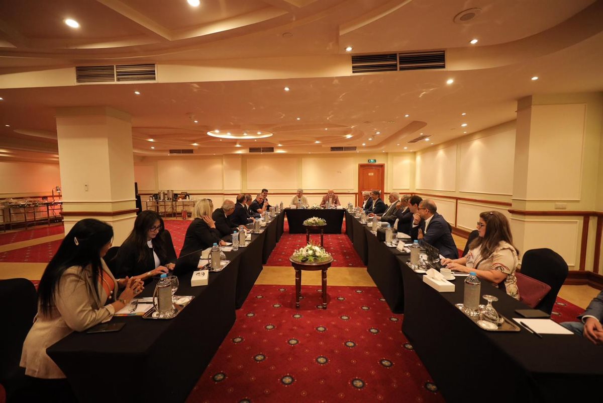 وزير السياحة يشارك في اجتماع مجلس إدارة غرفة المنشآت الفندقية