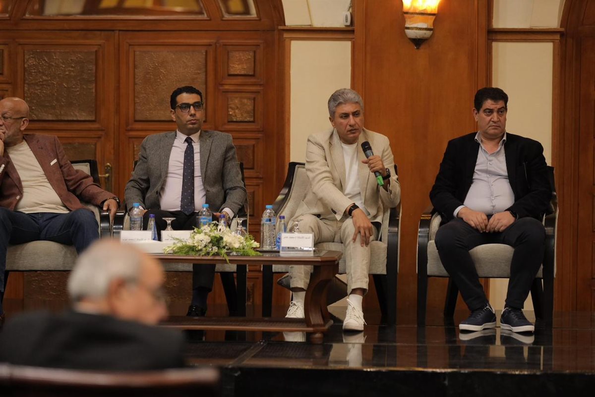 وزير السياحة يعقد لقاء موسع مع مستثمري السياحة بالأقصر وأسوان