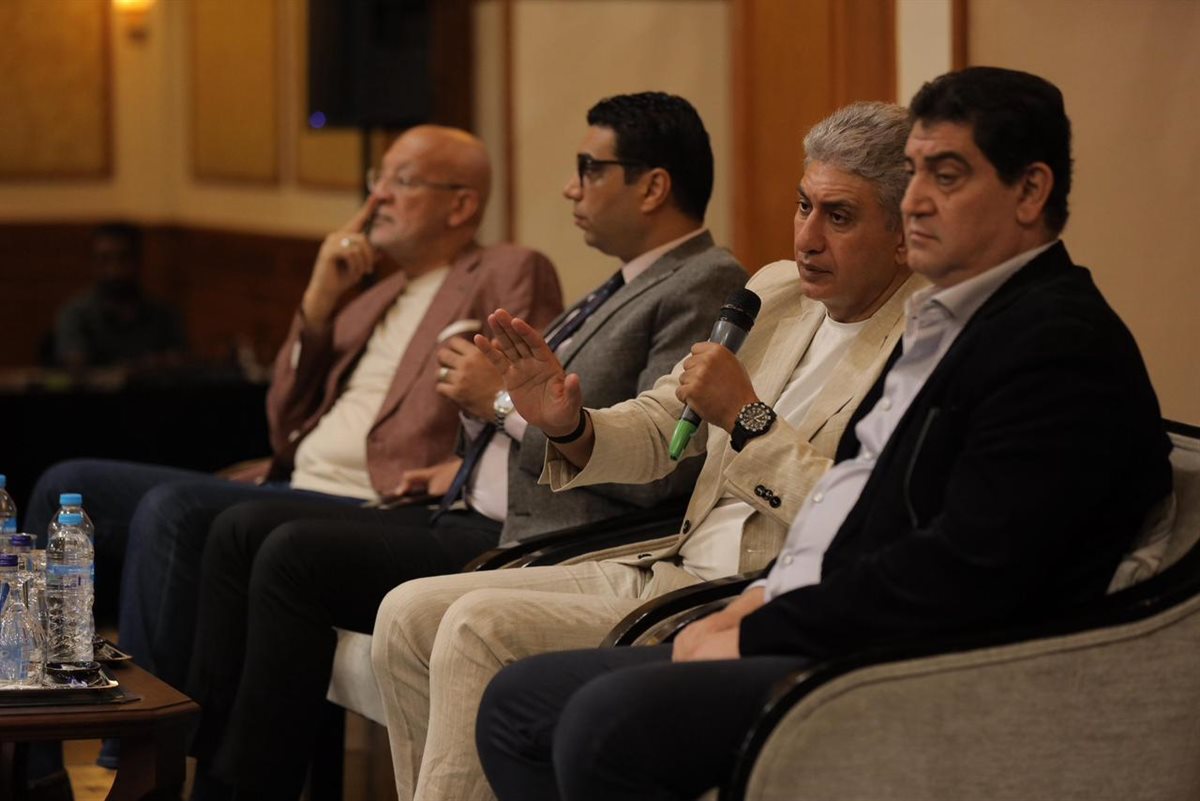 وزير السياحة يعقد لقاء موسع مع مستثمري السياحة بالأقصر وأسوان