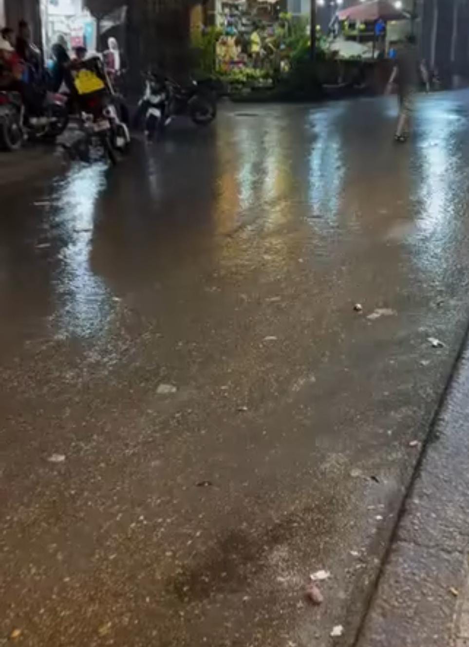 سقوط أمطار على مناطق متفرقة بالإسكندرية والصرف الصحي يرفع حالة التأهب