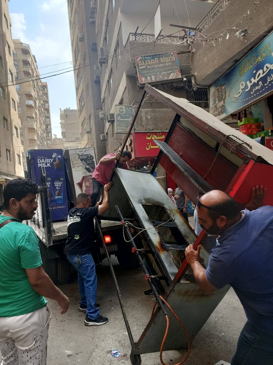 حملة مكبرة لإزالة الإشغالات بشوارع بولاق الدكرور