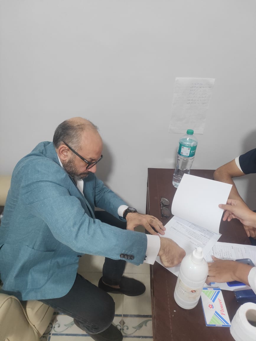 <strong>حسام المندوه يجري الكشف الطبي ويستوفي المستندات  </strong>