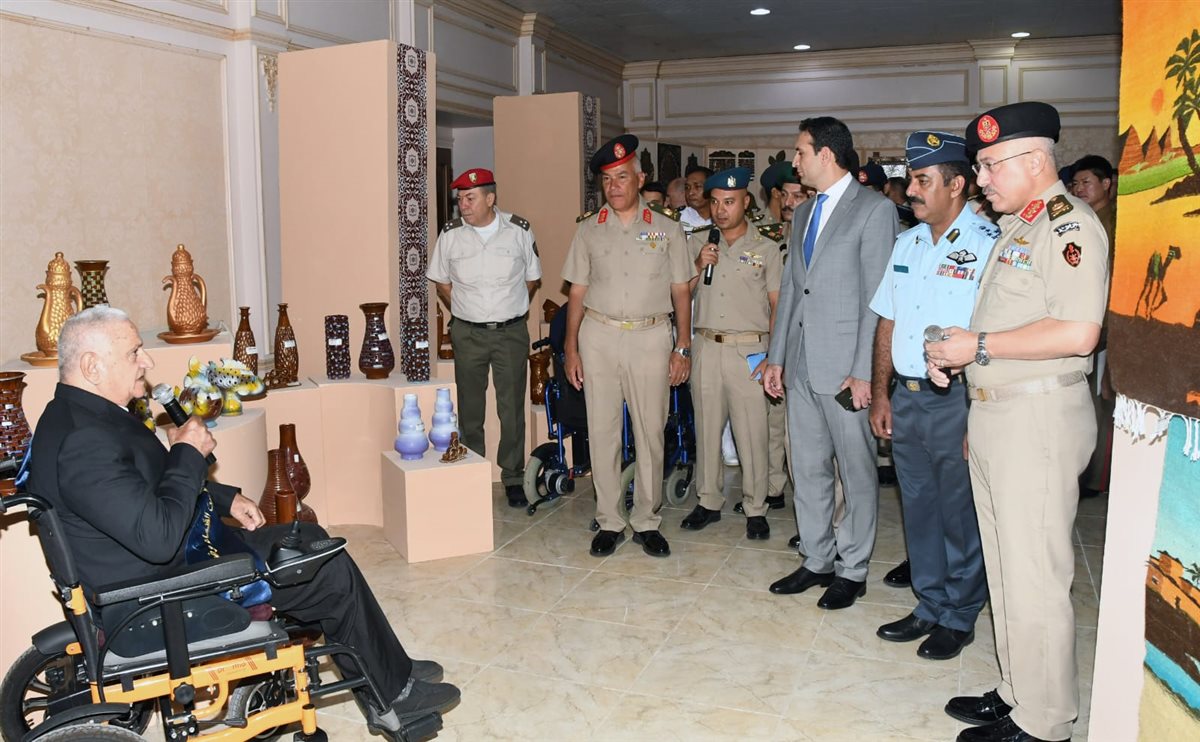 القوات المسلحة تنظم معرضًا فنيًا لإبداعات المحاربين القدماء 