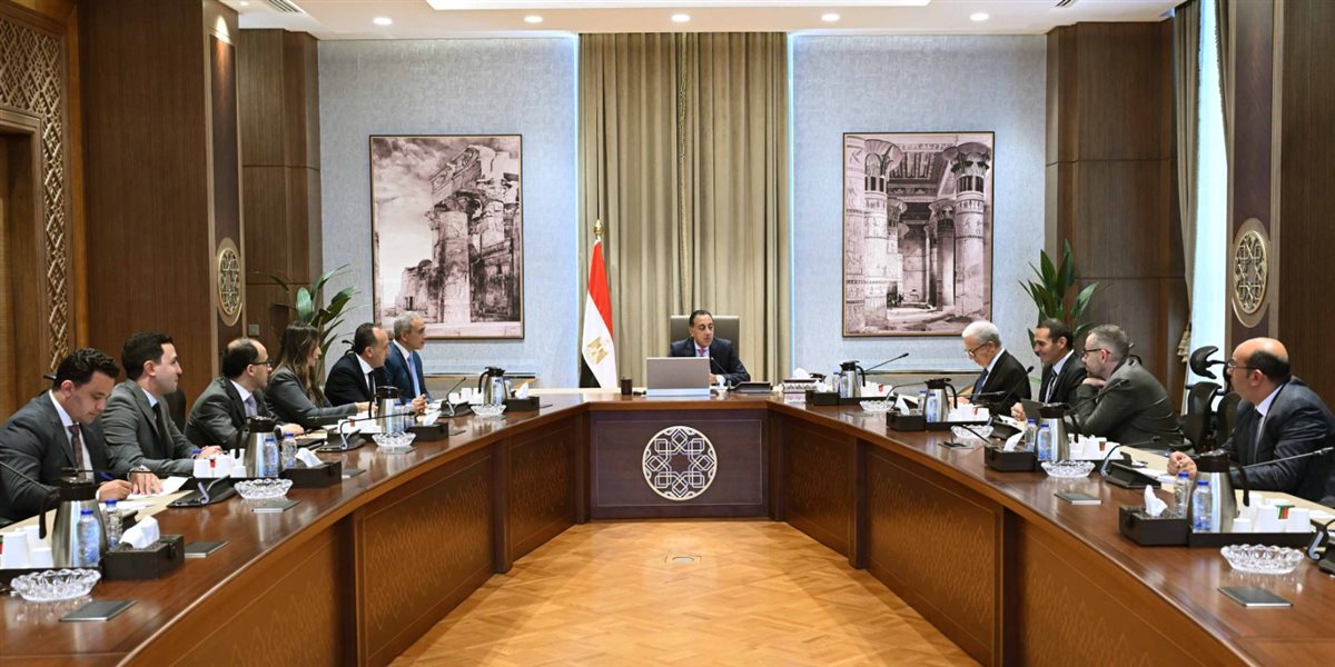 رئيس الوزراء يجتمع مع أعضاء اللجنة الاستشارية للاقتصاد الكلي<br> 
