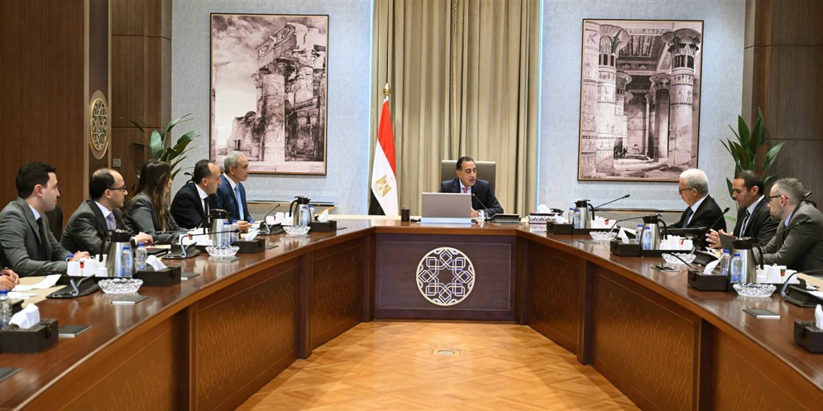 رئيس الوزراء يجتمع مع أعضاء اللجنة الاستشارية للاقتصاد الكلي<br> 
