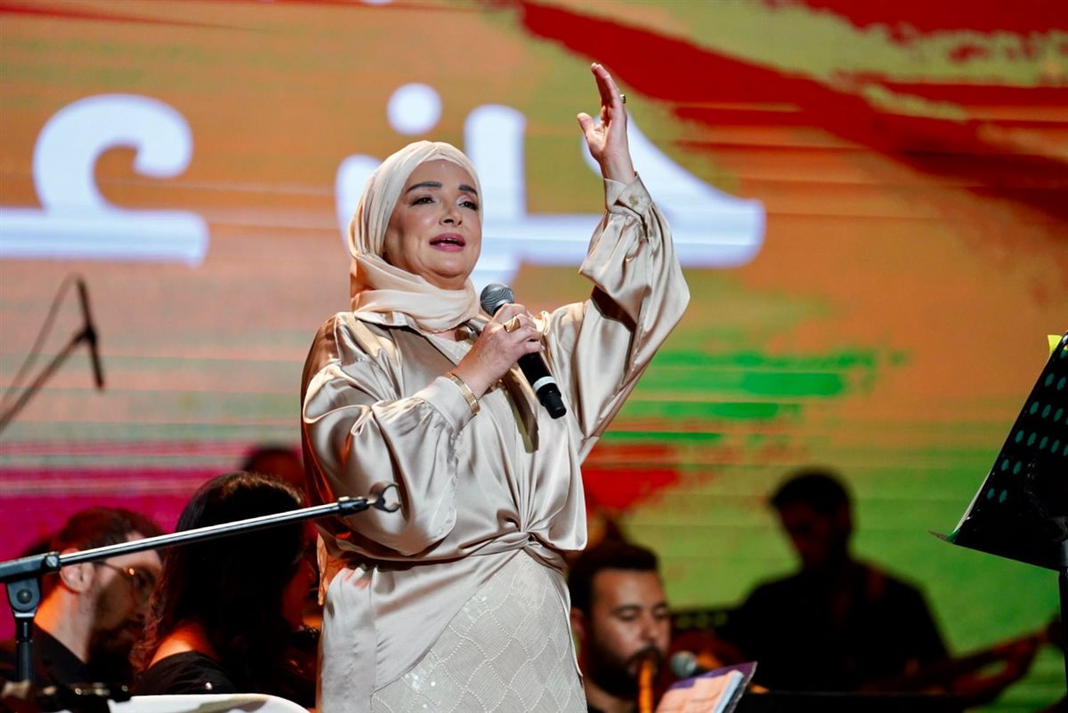 عايدة الأيوبي تشعل حفل ختام هي الفنون بالجامعة الأمريكية 