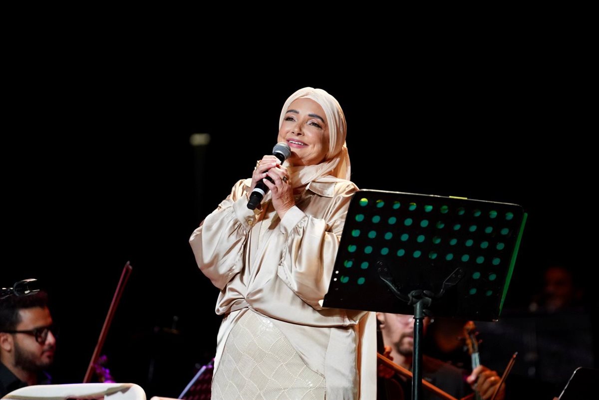 عايدة الأيوبي تشعل حفل ختام هي الفنون بالجامعة الأمريكية 