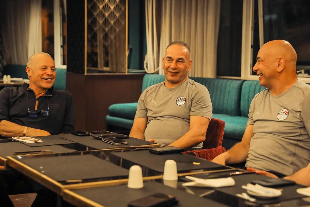 هاني أبو ريدة يصل المغرب ويستقبل بعثة منتخب مصر استعدادًا لمواجهة جيبوتي بتصفيات المونديال