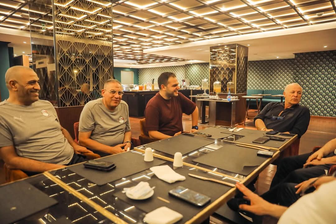 هاني أبو ريدة يصل المغرب ويستقبل بعثة منتخب مصر استعدادًا لمواجهة جيبوتي بتصفيات المونديال