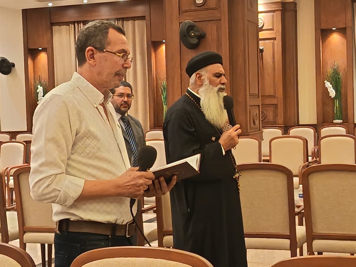 بحضور الدكتور مصطفى مدبولي.. بدء عزاء الفنان التشكيلي سمير ناشد والد زيرة الهجرة السابقة