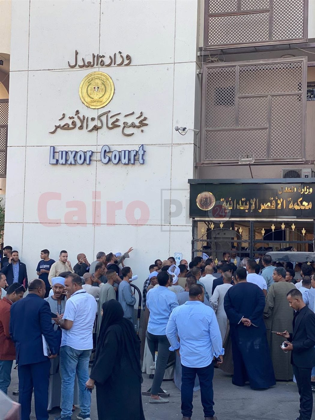 تزاحم مرشحي مجلس النواب على مجمع محاكم الأقصر