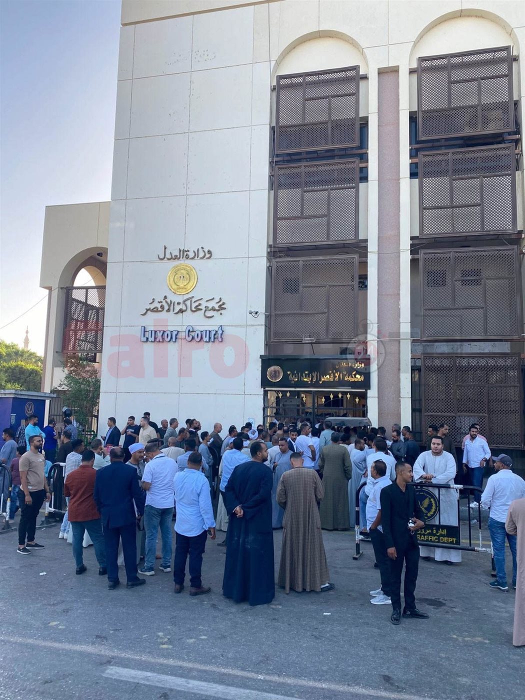 تزاحم مرشحي مجلس النواب على مجمع محاكم الأقصر