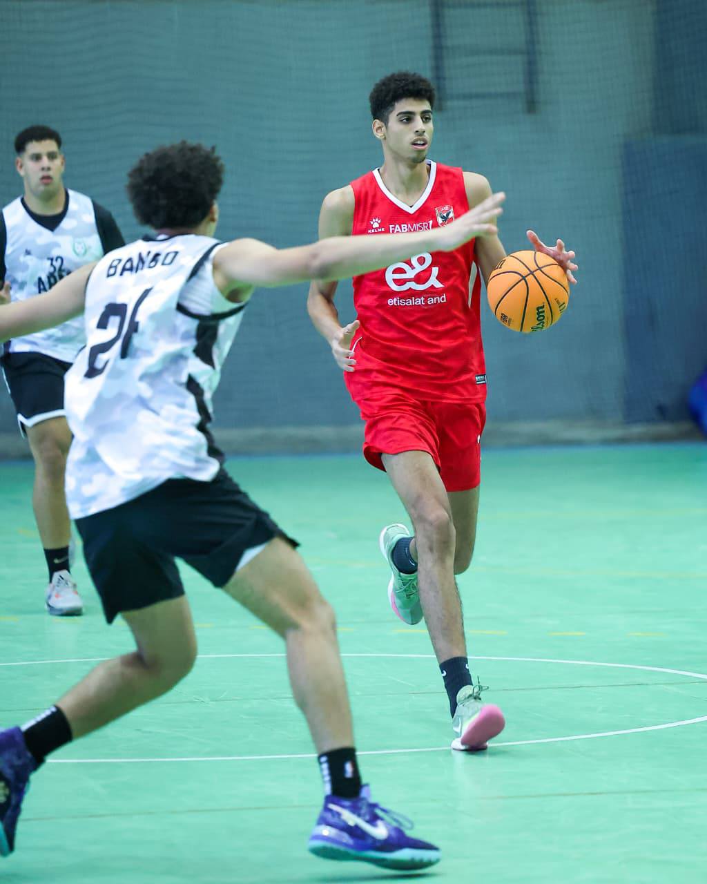 الأهلي يواصل انتصاراته في دوري المرتبط ويهزم طلائع الجيش بفارق كبير