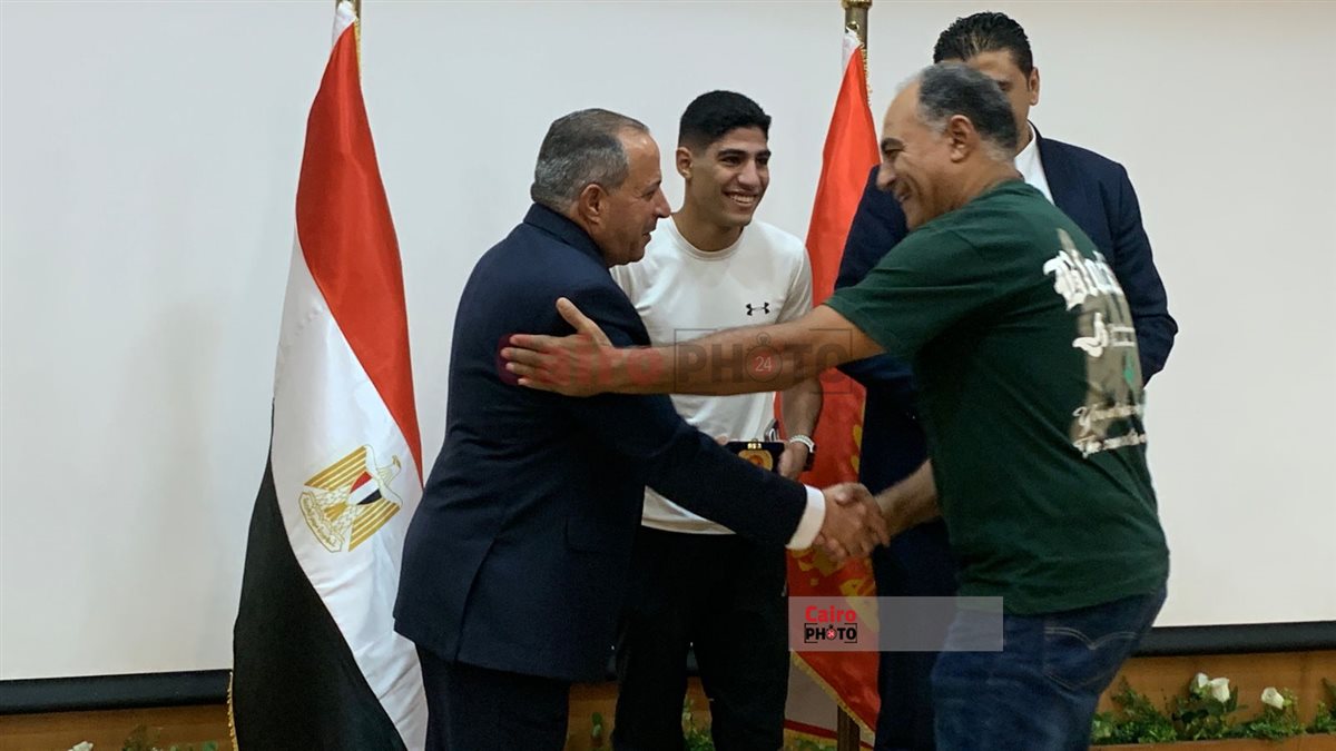 تكريم اللاعب كريم الريس 